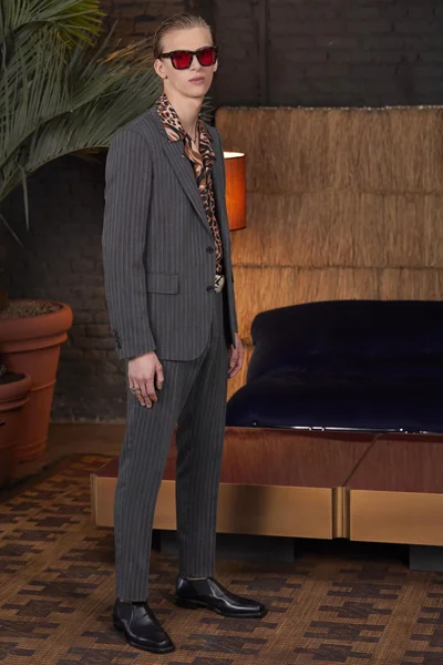Look 34